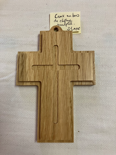 Croix en bois de chêne sculptée 12 x 8 cm